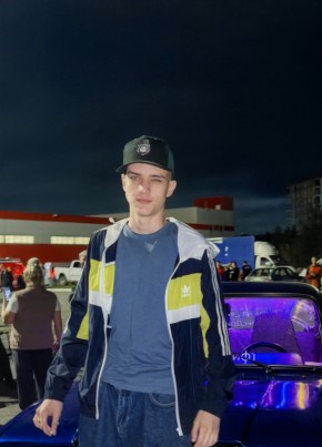 Денис из Дзержинска 20 лет