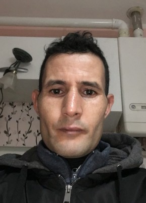 Youssef, 38, Repubblica Italiana, Castiglione delle Stiviere