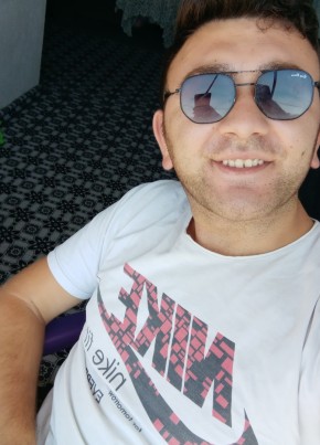 Ahmet kaan , 24, Türkiye Cumhuriyeti, Çeşme
