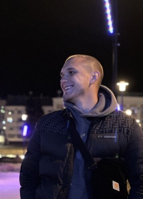 Илья из Симферополи 22 года