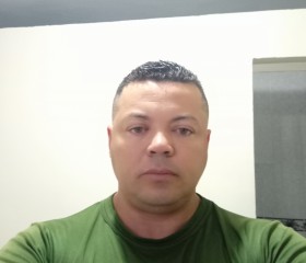 Darwin, 41, Cienaga