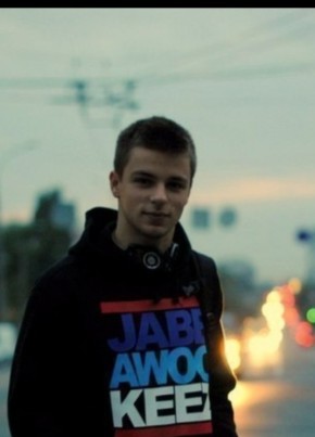 Максим, 18, Россия, Сургут