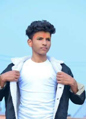 Amit, 18, India, Bela