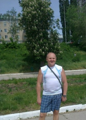 VLADIMIR, 62, Russia, Saratov