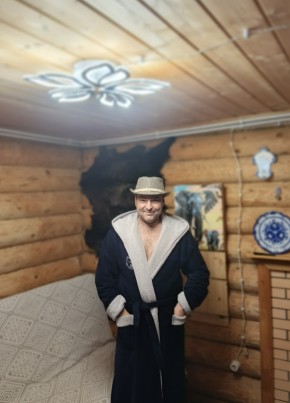 Роман из Москвы 47 лет
