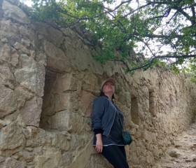 Kseniya, 42, Yekaterinburg