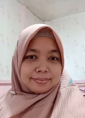 Hadijah, 41, Indonesia, Kota Pontianak
