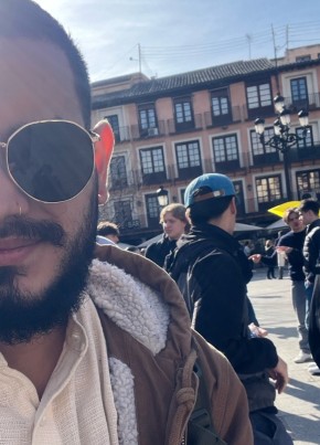 Ale, 23, Estado Español, La Villa y Corte de Madrid