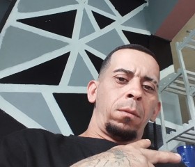 Miguel, 37, San Juan