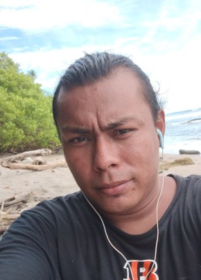 Edwin Alexander, 35, República de Costa Rica, San José (San José)