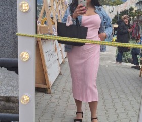 Elvina Akhmad, 37, Sevastopol