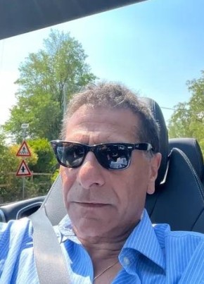 Алексей из Paris 59 лет