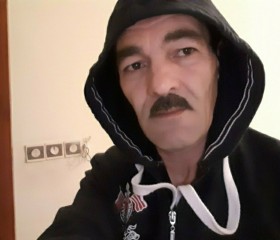 Mahino, 49, Mascara