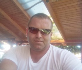 Costi, 24, Oirschot