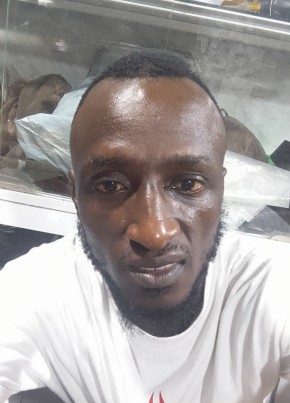 Pablo из Abidjan 35 лет