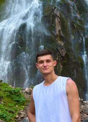 Илья из Новочебоксарска 24 года