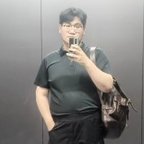 t9z9z8t897zv