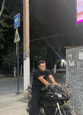 Артур из Бишкека 23 года