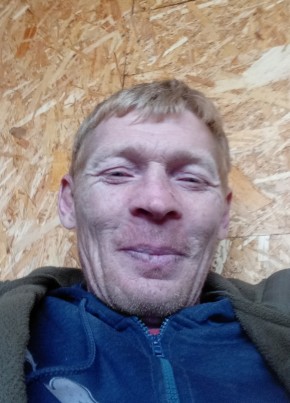 Владимир из Омска 44 года