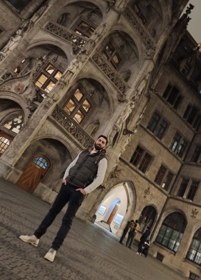 ألطائر الغريب из Augsburg 40 лет