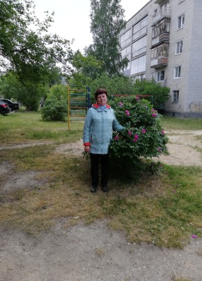 Марина, 60, Россия, Берёзовский