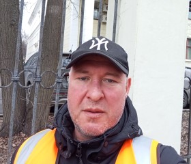 Maksim, 46, Moscow