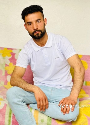 Başir Akbari, 19, Türkiye Cumhuriyeti, Uşak