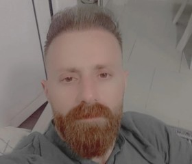 Milad Ghosairi, 32, Sanandaj