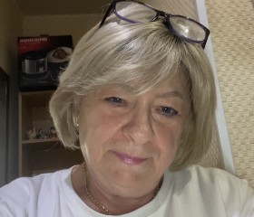 Elena, 68, Moscow