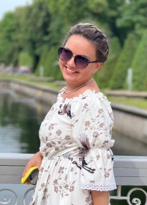Olga, 41, Russia, Saint Petersburg