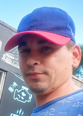 Роман из Уссурийска 30 лет