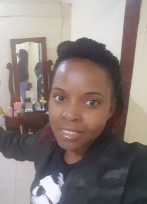 Trinnah shades, 25, Uganda, Kampala