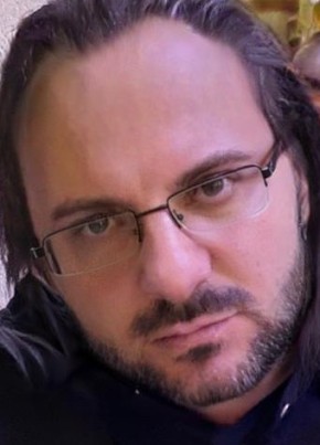 Артур из Саратова 48 лет