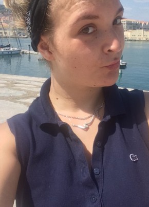 Morgane, 26, République Française, Saint-Malo