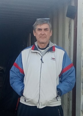 Михаил из Саратова 54 года
