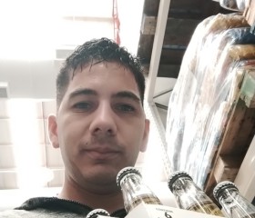 Cone, 33, Buenos Aires