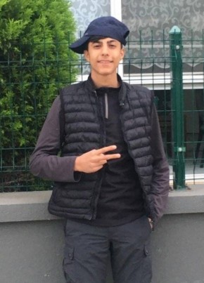 Kahan Karadağ, 20, Türkiye Cumhuriyeti, İzmir