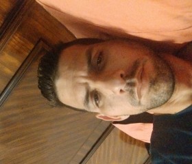 Roberto, 35, Hialeah