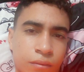Yenderson, 20, Merida