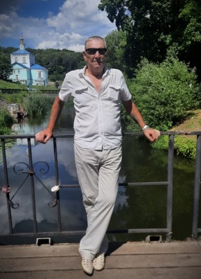 Виктор, 61, Россия, Железногорск (Курская обл.)
