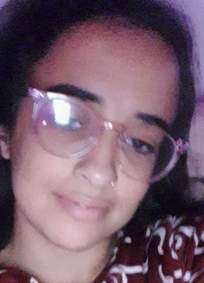 Alicia из Oldham 24 года