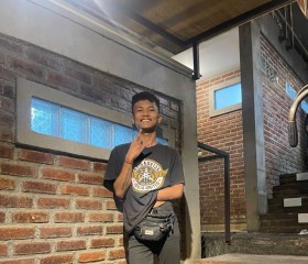 Emon, 23, Bandung