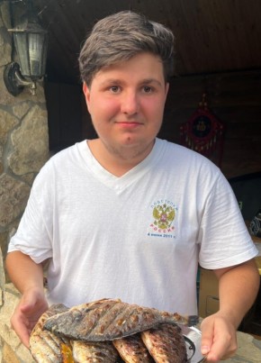 Никита Николаев из Саратова 19 лет