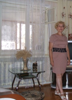 Галина, 63, Россия, Феодосия