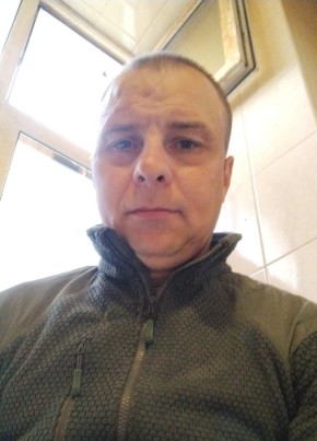 Виталий Ерофеев из Луги 41 год