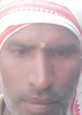 Sandip belkhede, 37, India, Mangrūl Pīr