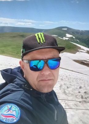 Олег, 37, Россия, Краснотуранск