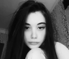 Poli, 19, Arkul