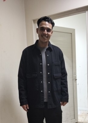 Ahmad из طَرَابُلُس 27 лет