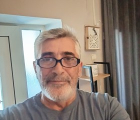 Sergey, 65, Chania
